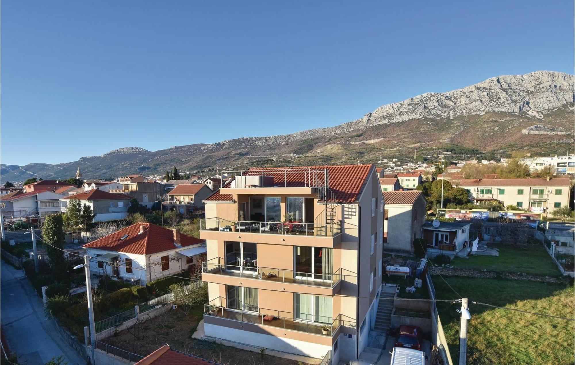 Nice Apartment In Kastel Gomilica With Wifi Kastela Exterior photo